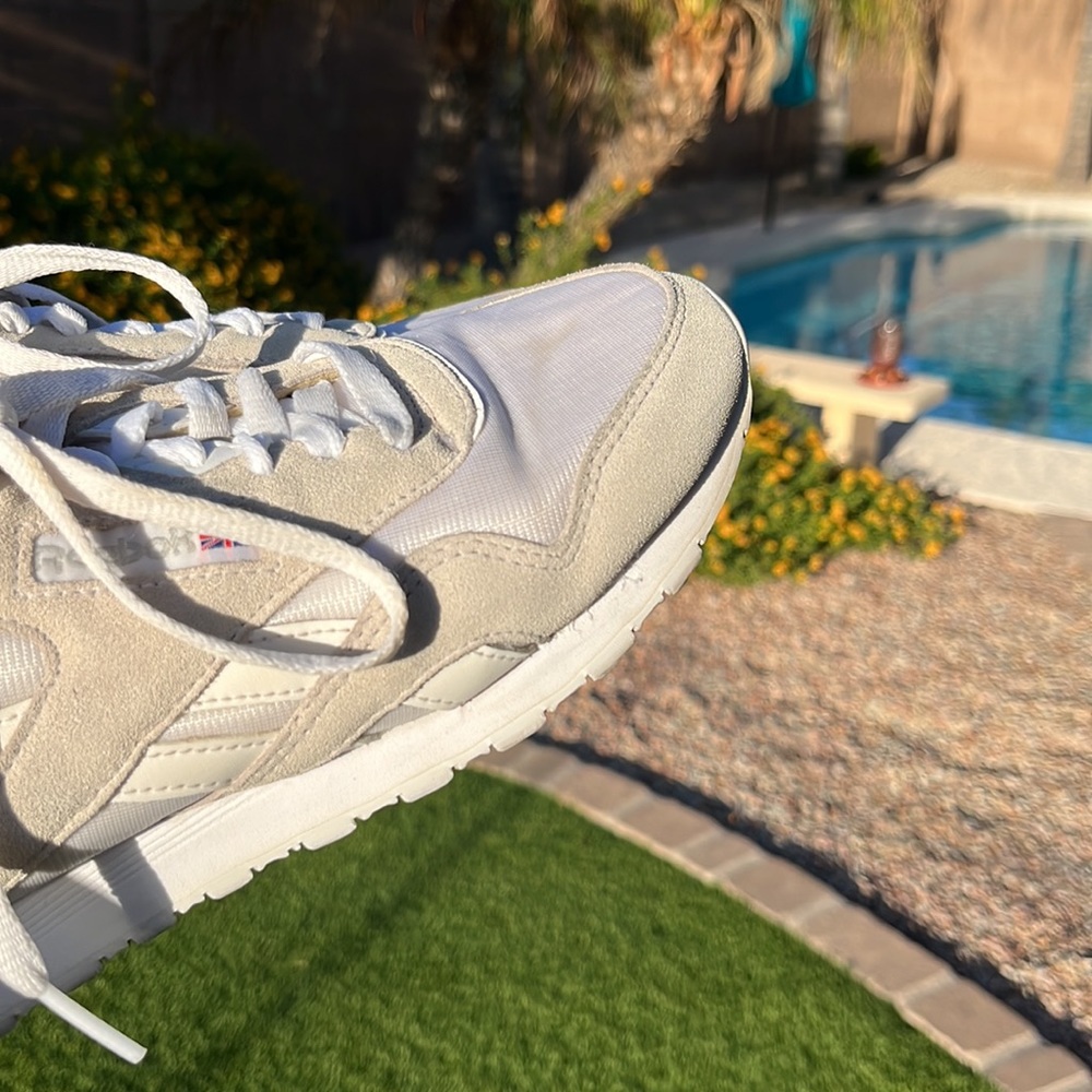 Classic Nylon Reeboks - Picture 9 of 9